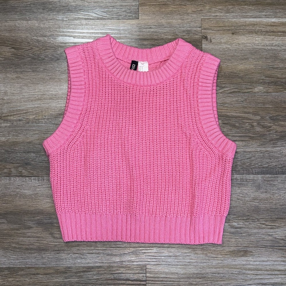 H&M Divided Pink Cropped Ribbed Knit Sweater Vest Womens Medium Thick Ribbed Hem